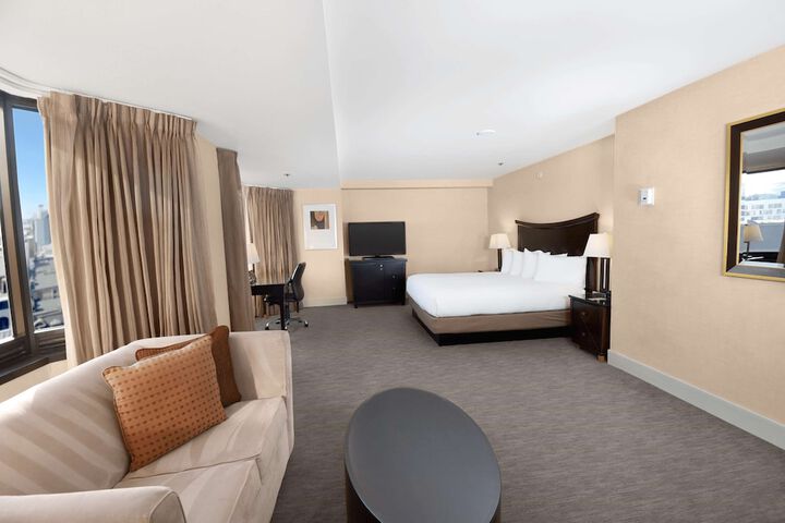 Room 82 of 176