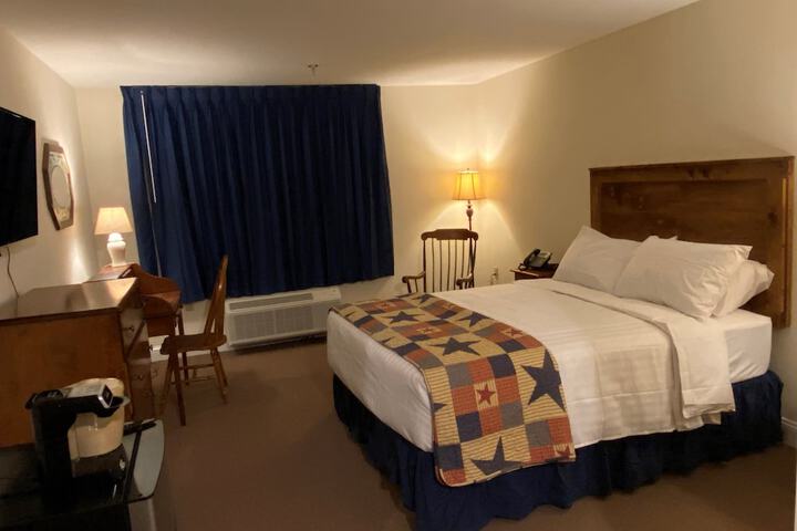Room 9 of 13