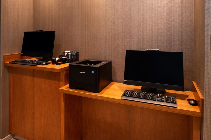 Business Center 43 of 44