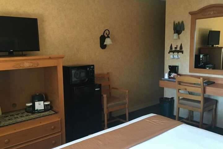 Pepper Tree Inn
