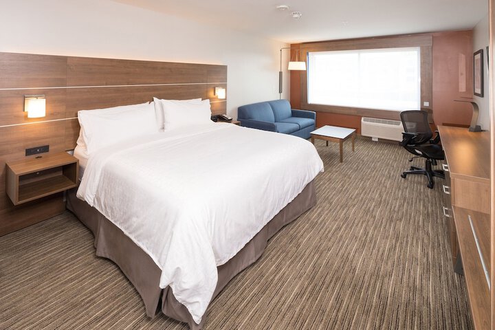 Holiday Inn Express and Suites Kalamazoo West by IHG
