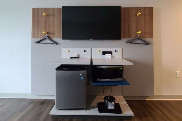 Room 4 of 23