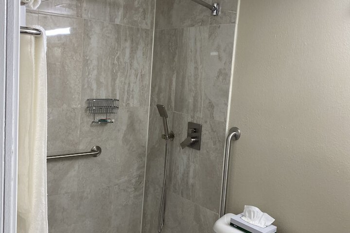Room 12 of 24