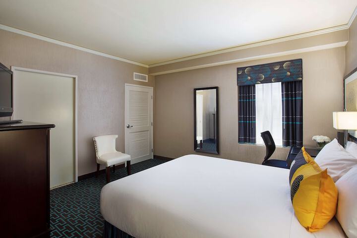 Room 33 of 54