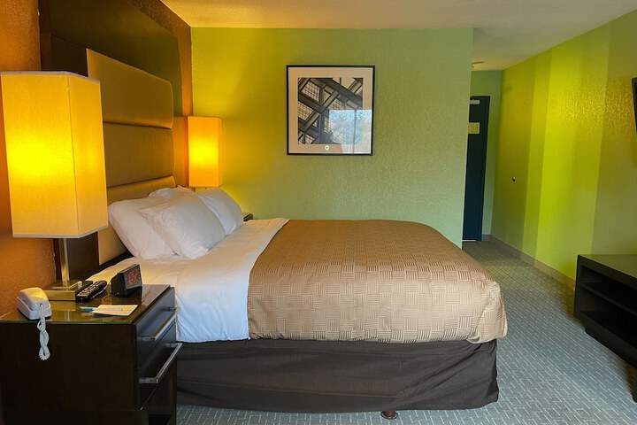 Room 26 of 42