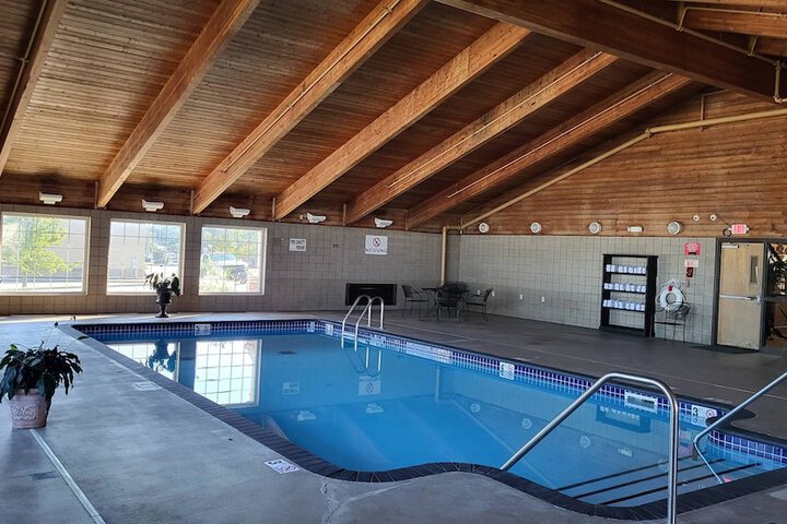 AmericInn by Wyndham McAlester