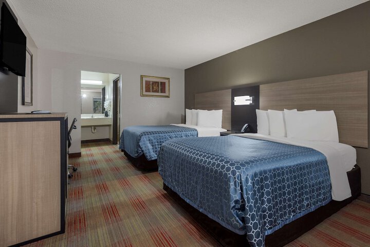 Room 16 of 30