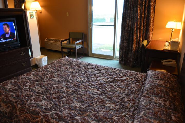Room 10 of 33