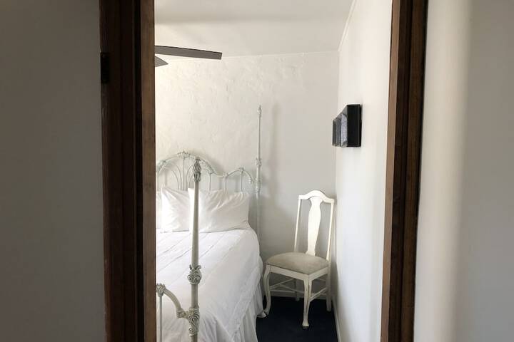 Room 82 of 162