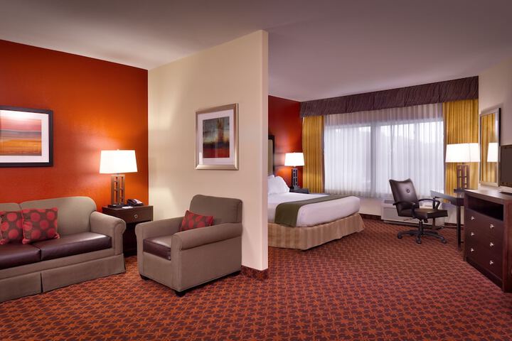 Room 32 of 53