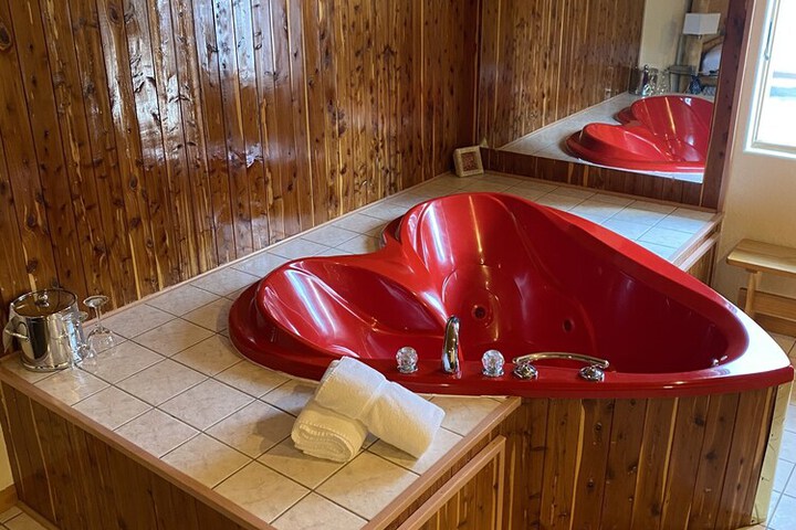 Hot Tub 25 of 27