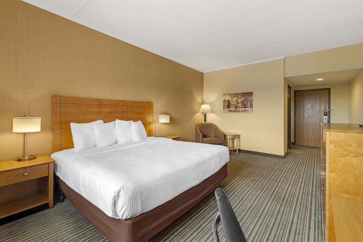 Best Western Royal Plaza Hotel & Trade Center