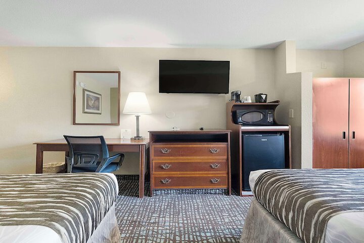 Room 17 of 42