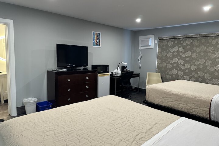 Room 108 of 141