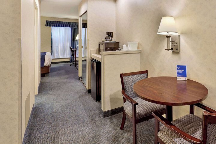 Room 30 of 83