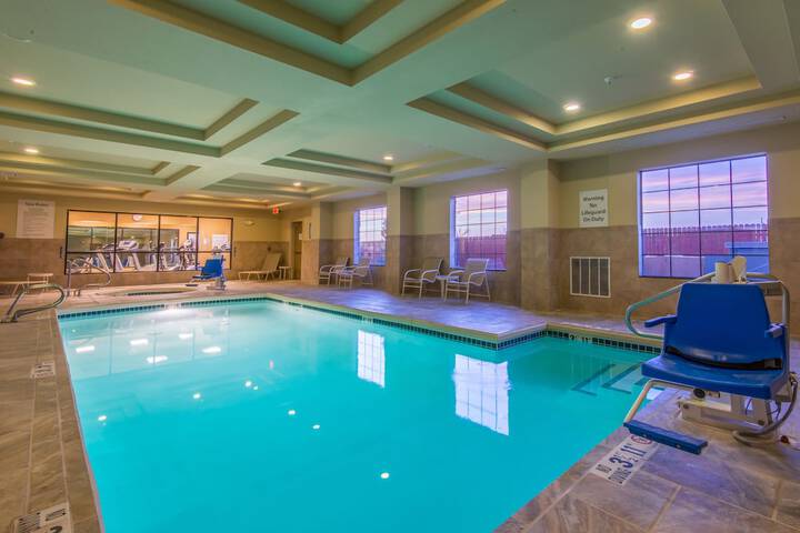 Holiday Inn Express Hotel & Suites Clovis by IHG