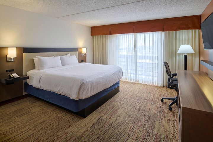 Room 12 of 30