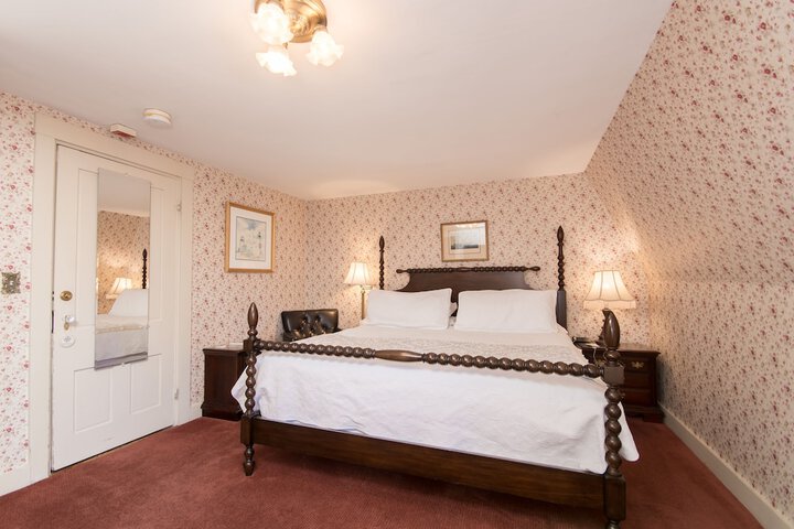 Room 16 of 47