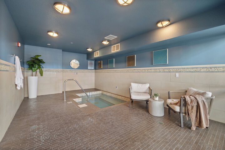 The Oxford Hotel Bend