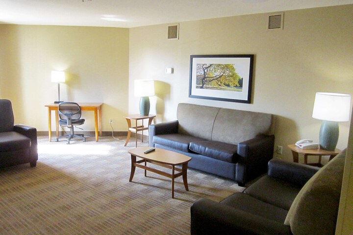 Room 13 of 40