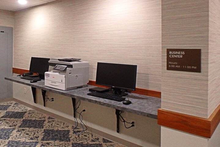 Business Center 31 of 35