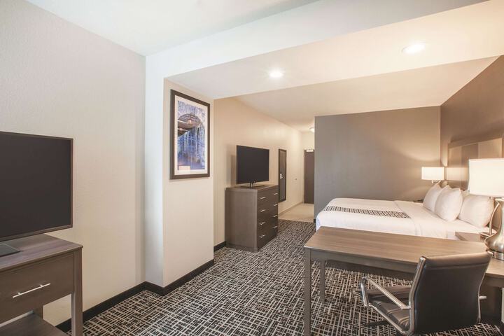 Room 18 of 32