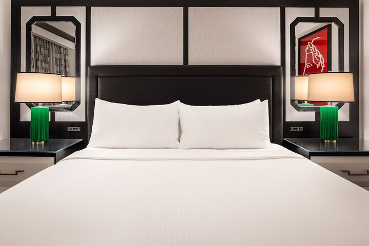 Room 104 of 197