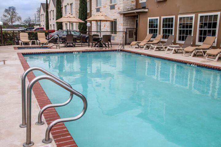 Pool 9 of 51