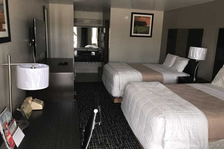 Days Inn by Wyndham Grove