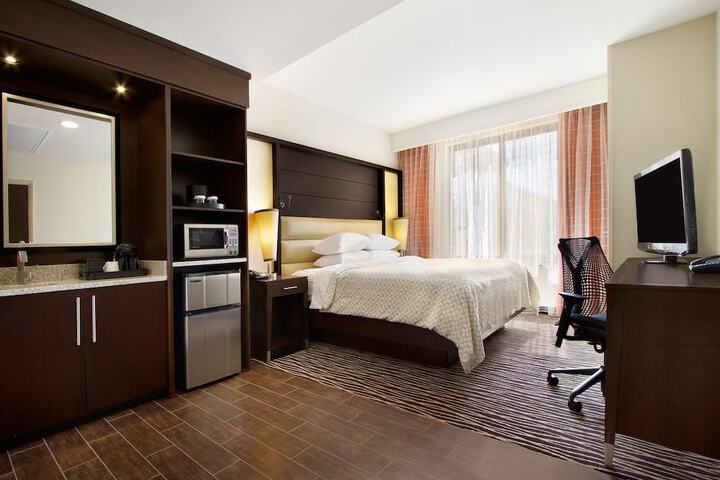 Embassy Suites by Hilton Fayetteville Fort Bragg