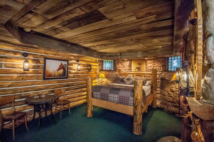 Room 50 of 71