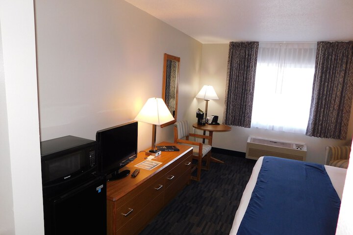 Room 18 of 37