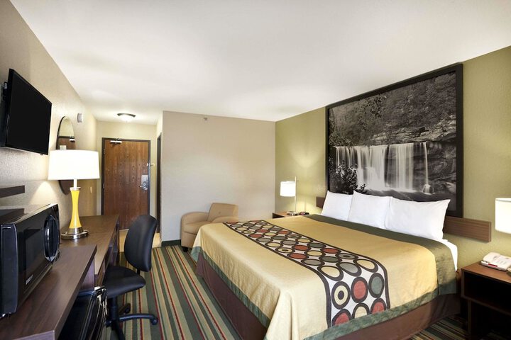 Room 12 of 17