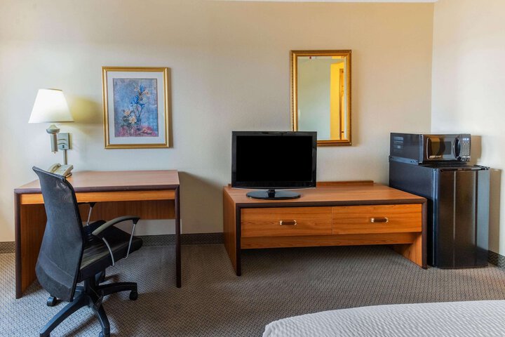 Room 9 of 30
