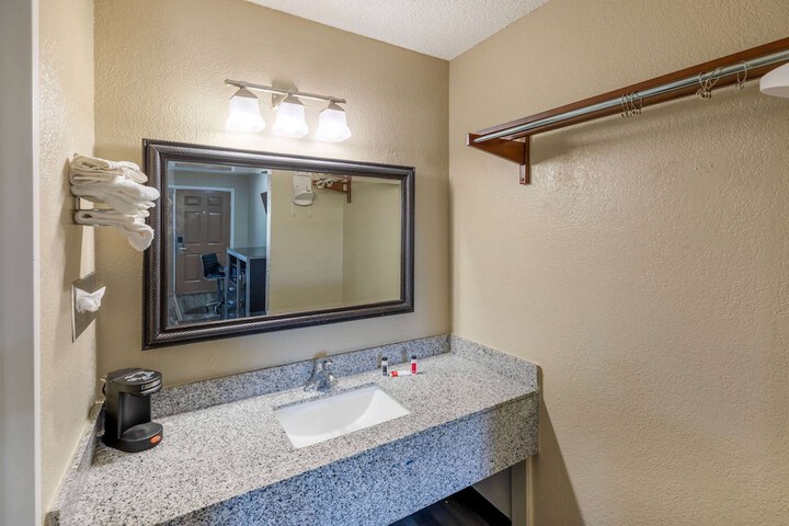 Room 10 of 29