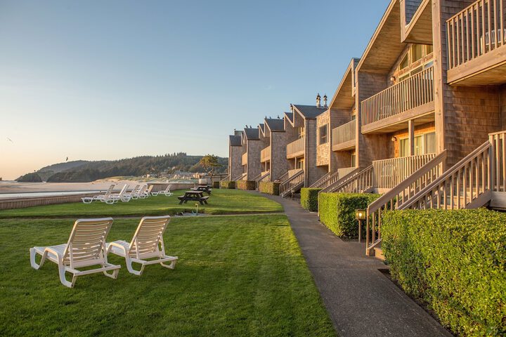 Schooners Cove Inn