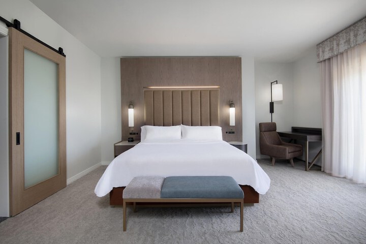 Room 43 of 81