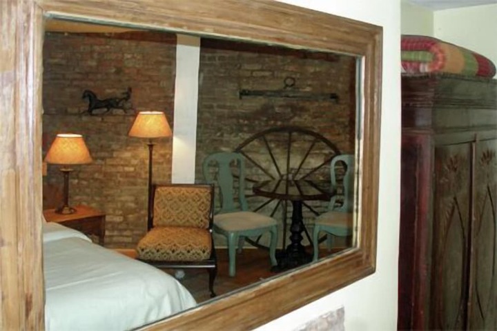 Room 213 of 238