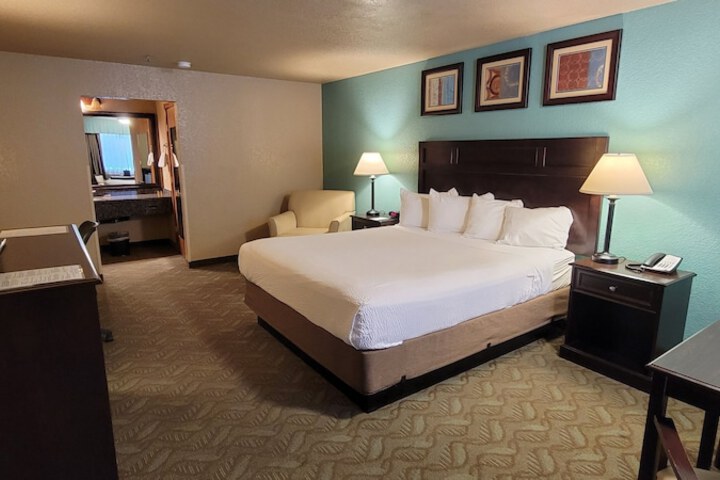 Best Western Plus Bayshore Inn