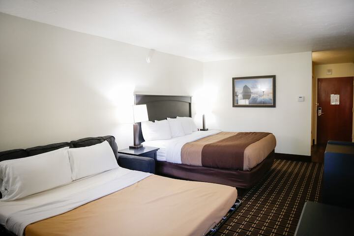 Room 13 of 36