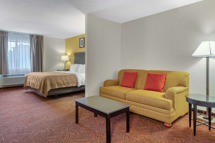 Room 12 of 33