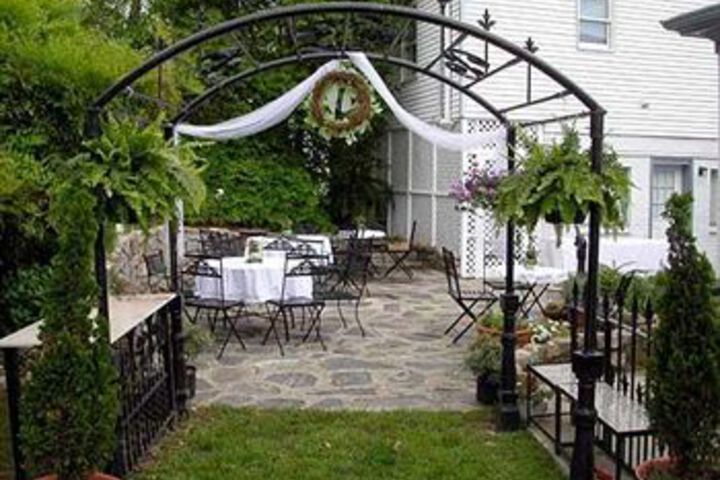 Fuquay Mineral Spring Inn & Garden