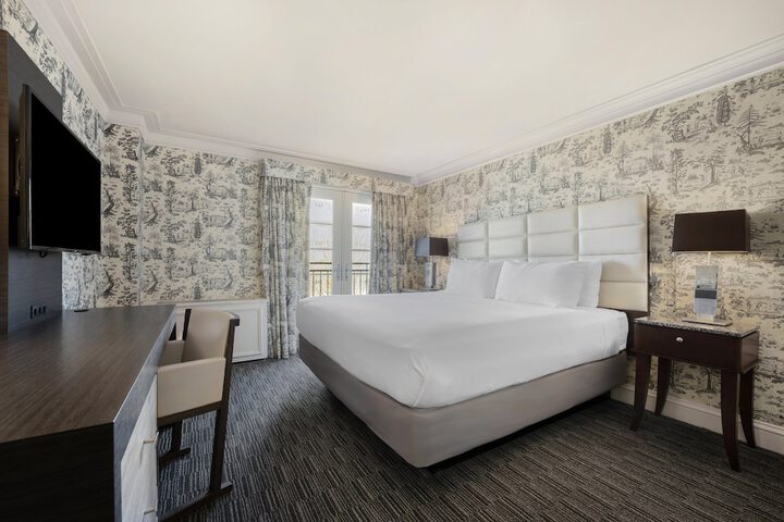 Room 30 of 44