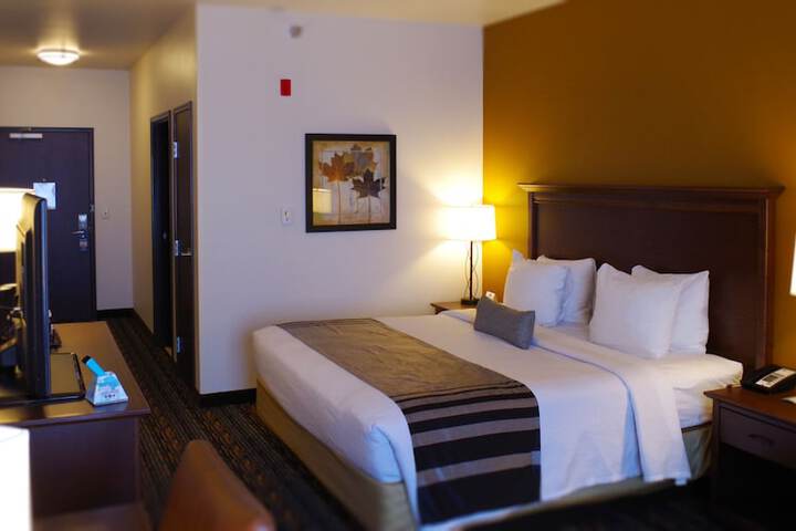 Room 9 of 30