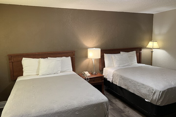 Room 40 of 72