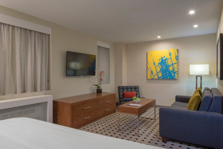 Room 13 of 36