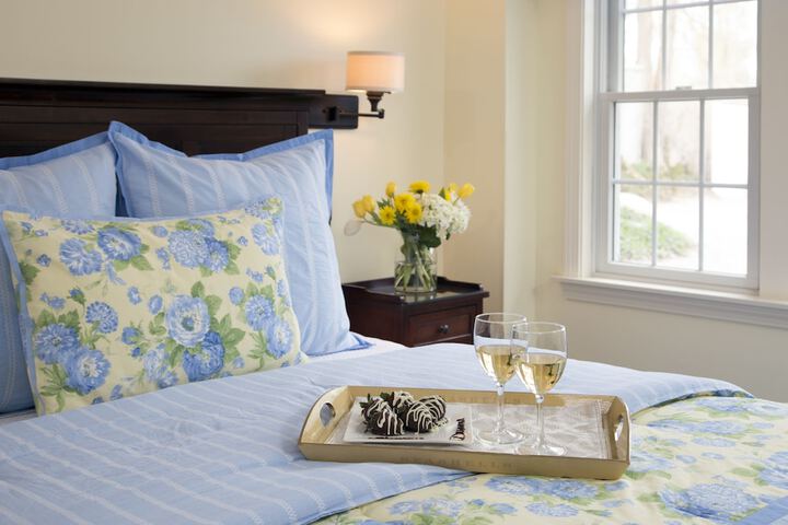 Old Harbor Inn