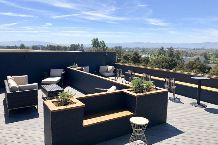 Holiday Inn & Suites Silicon Valley - Milpitas by IHG