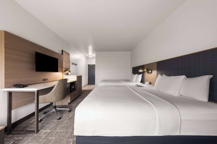 Room 14 of 38