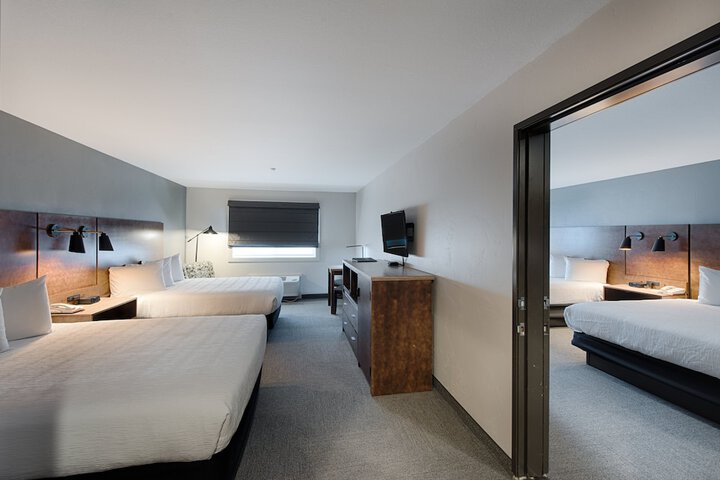 Room 28 of 49